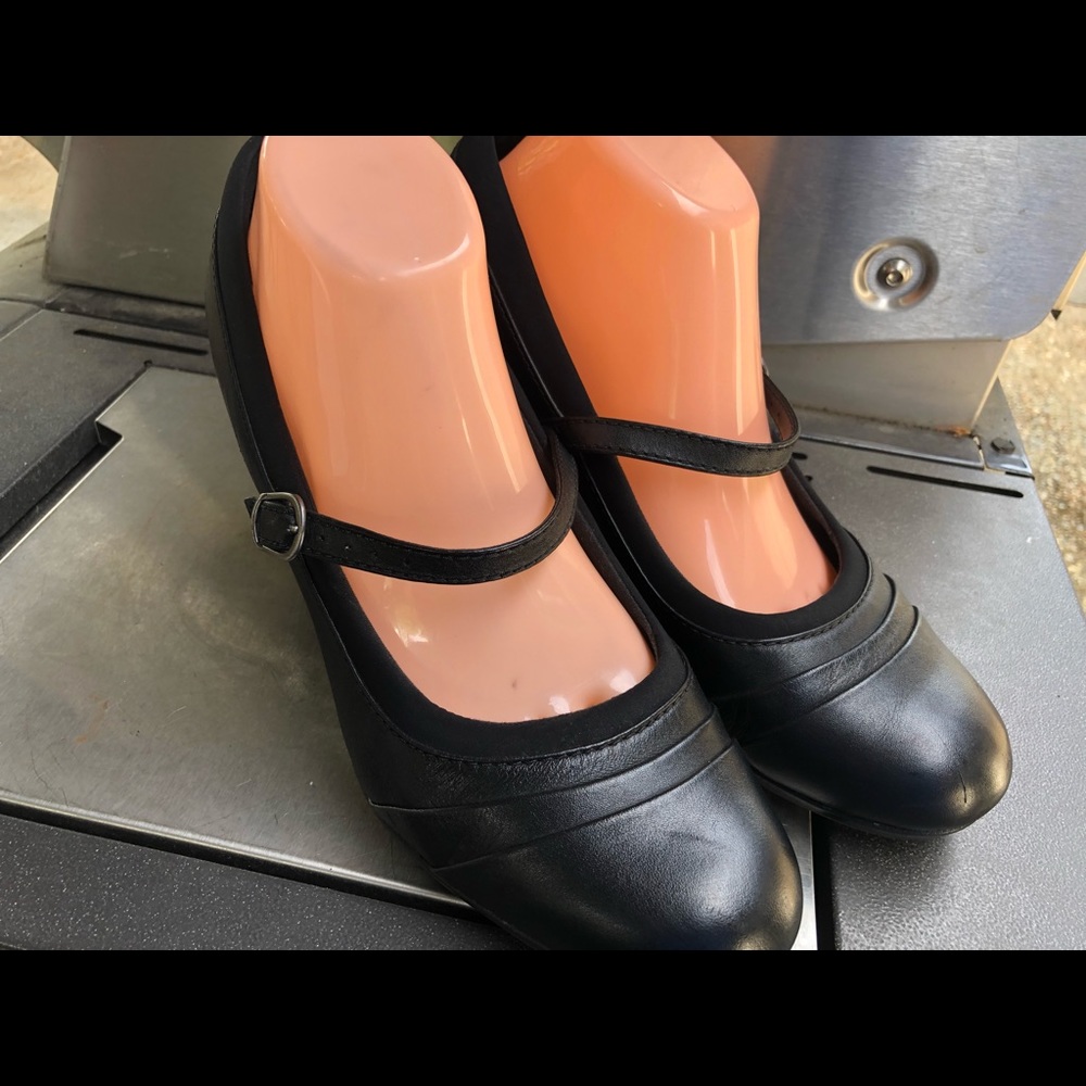 Clarks Collection Soft Cushion Block Heel Size 9w - image 5